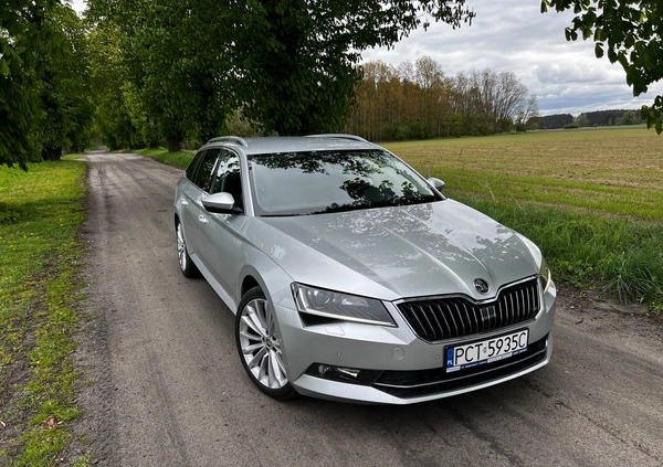 Skoda Superb cena 75000 przebieg: 80000, rok produkcji 2017 z Krośniewice małe 232